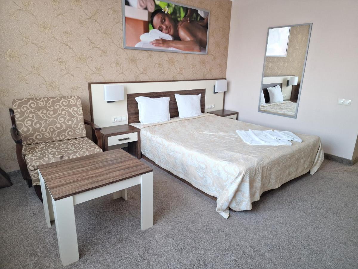 Hotel Alisa Pavel Banya Bagian luar foto
