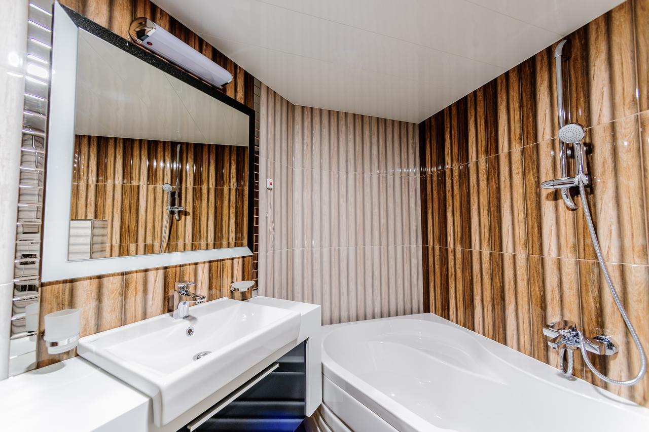 Hotel Alisa Pavel Banya Bagian luar foto