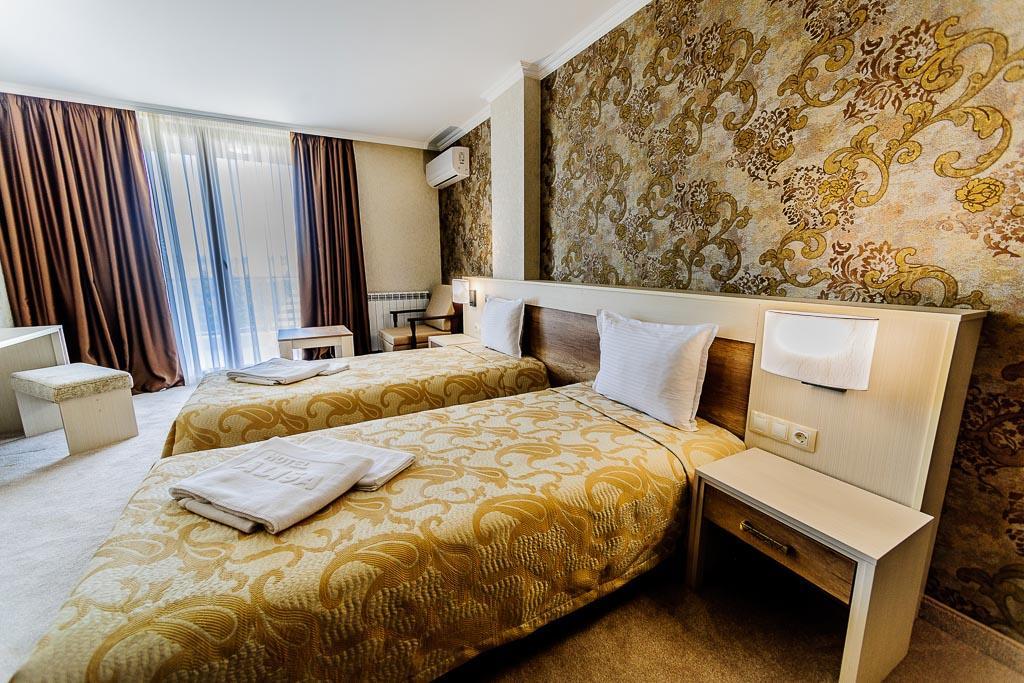 Hotel Alisa Pavel Banya Bagian luar foto