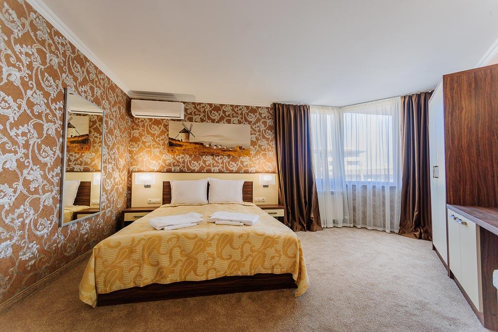 Hotel Alisa Pavel Banya Bagian luar foto