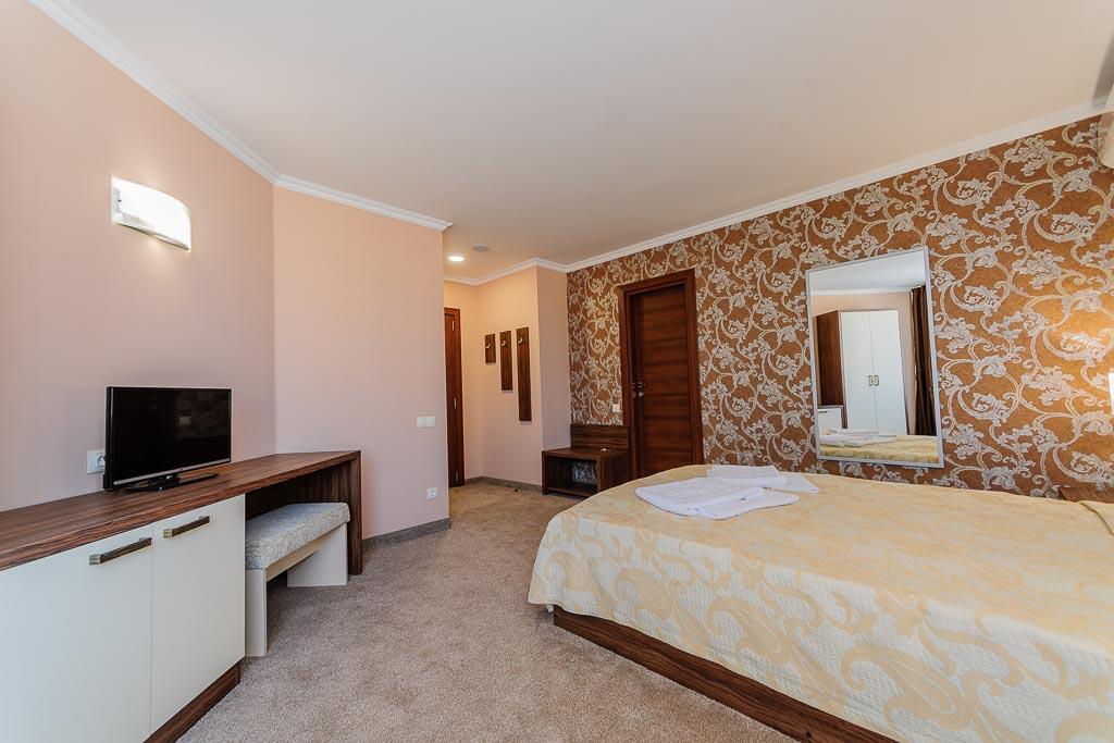Hotel Alisa Pavel Banya Bagian luar foto