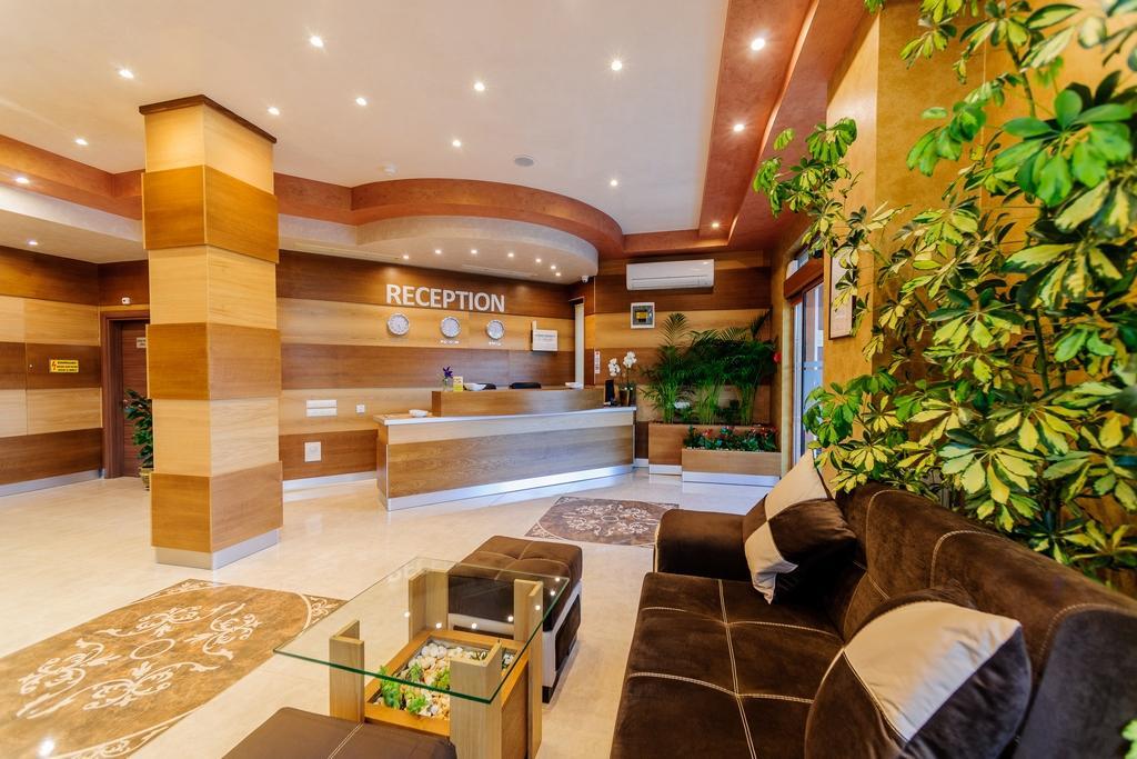 Hotel Alisa Pavel Banya Bagian luar foto