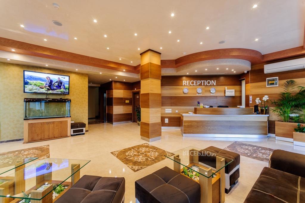 Hotel Alisa Pavel Banya Bagian luar foto